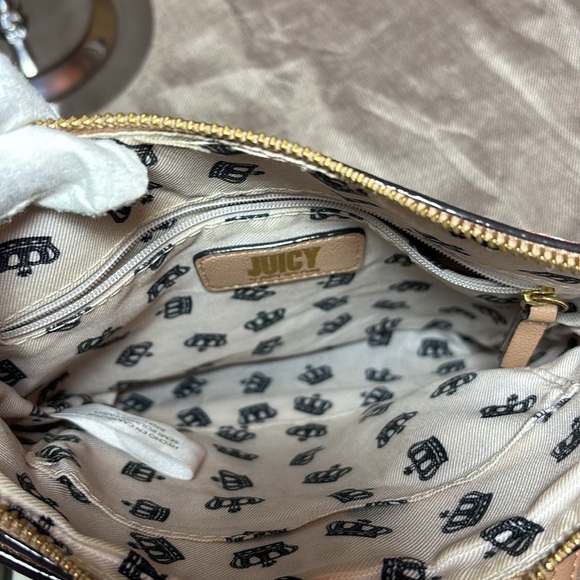 Juicy Couture "Under Lock & Key" White Crossbody Bag - Picture 3 of 7